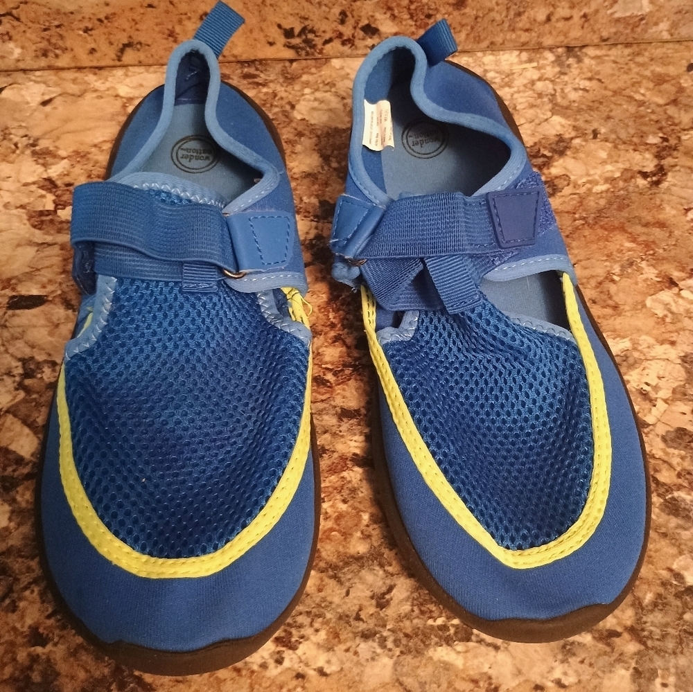 Kids Blue and Yellow Water Shoes Size Small Medium - Picture 3 of 4